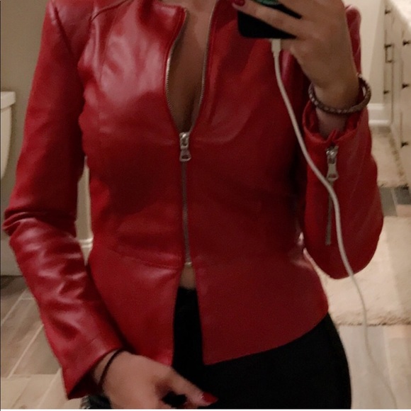 RARE & GORGEOUS ZARA NWT Faux Leather Red Jacket - Picture 4 of 8